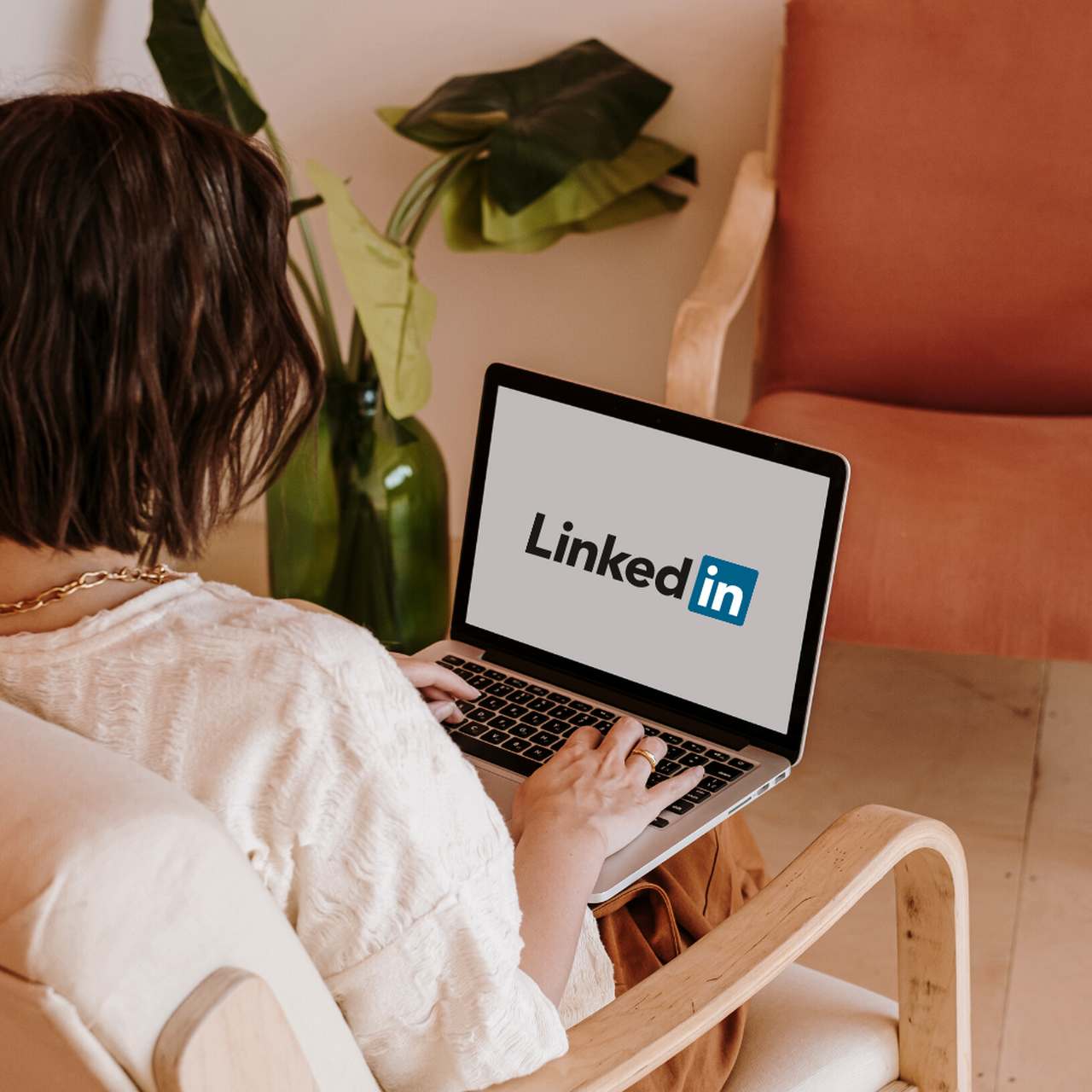 A 5-Minute Guide to Building a Successful Profile on LinkedIn